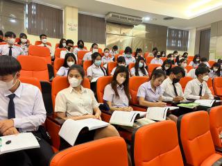 139. โครงการพัฒนาทักษะภาษาอังกฤษในศตวรรษที่ 21 สำหรับนักศึกษาครู